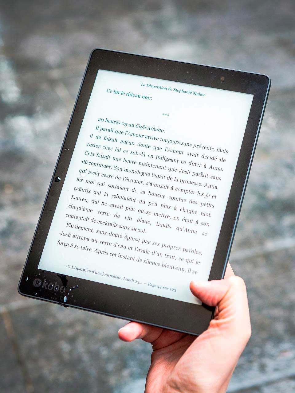 Чтение под дождем